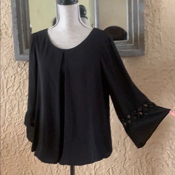 Basic black blouse - Picture 4 of 6